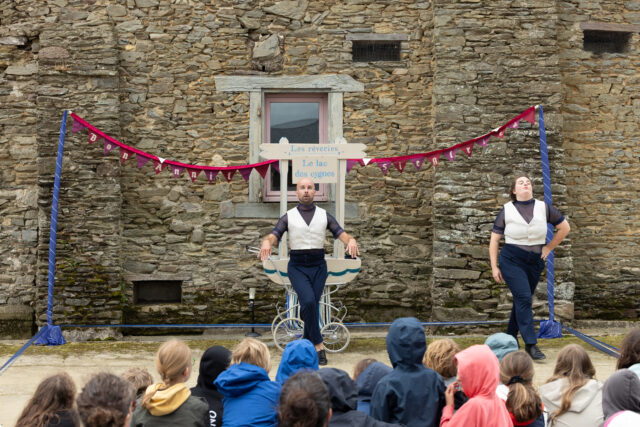 LE LAC DES CYGNES – LES ECHAPPES DU BAL – Noyal sur Vilaine