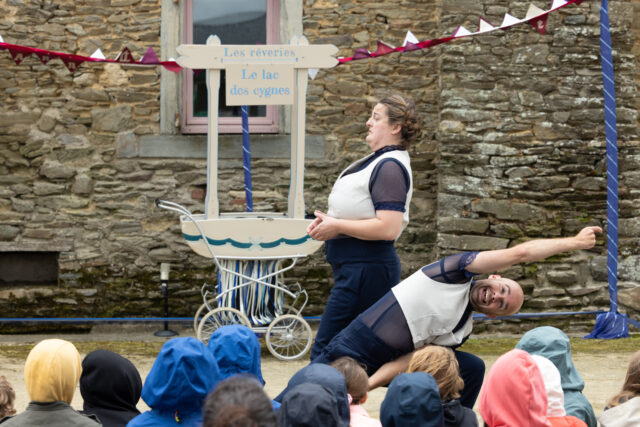 LE LAC DES CYGNES – LES ECHAPPES DU BAL – Noyal sur Vilaine