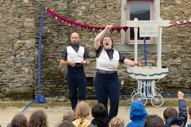 LE LAC DES CYGNES – LES ECHAPPES DU BAL – Noyal sur Vilaine